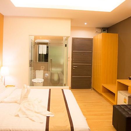 Baitong Hotel Tachileik Buitenkant foto