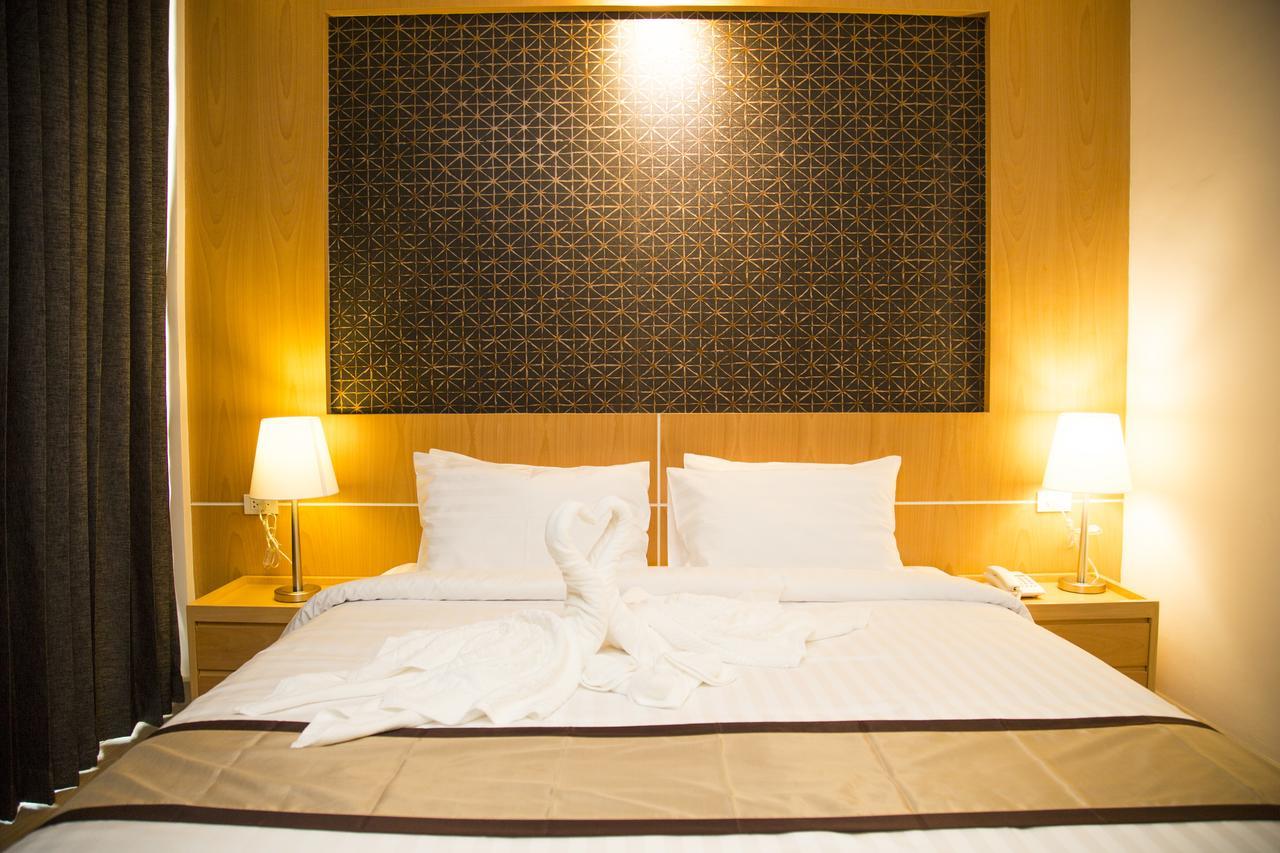 Baitong Hotel Tachileik Buitenkant foto